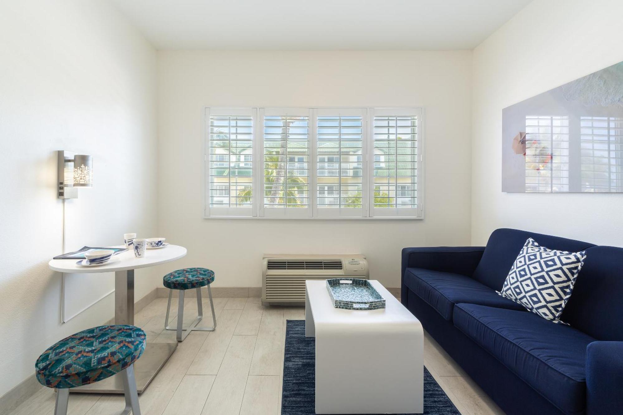 Ports Of Call Resort Grace Bay Habitación foto