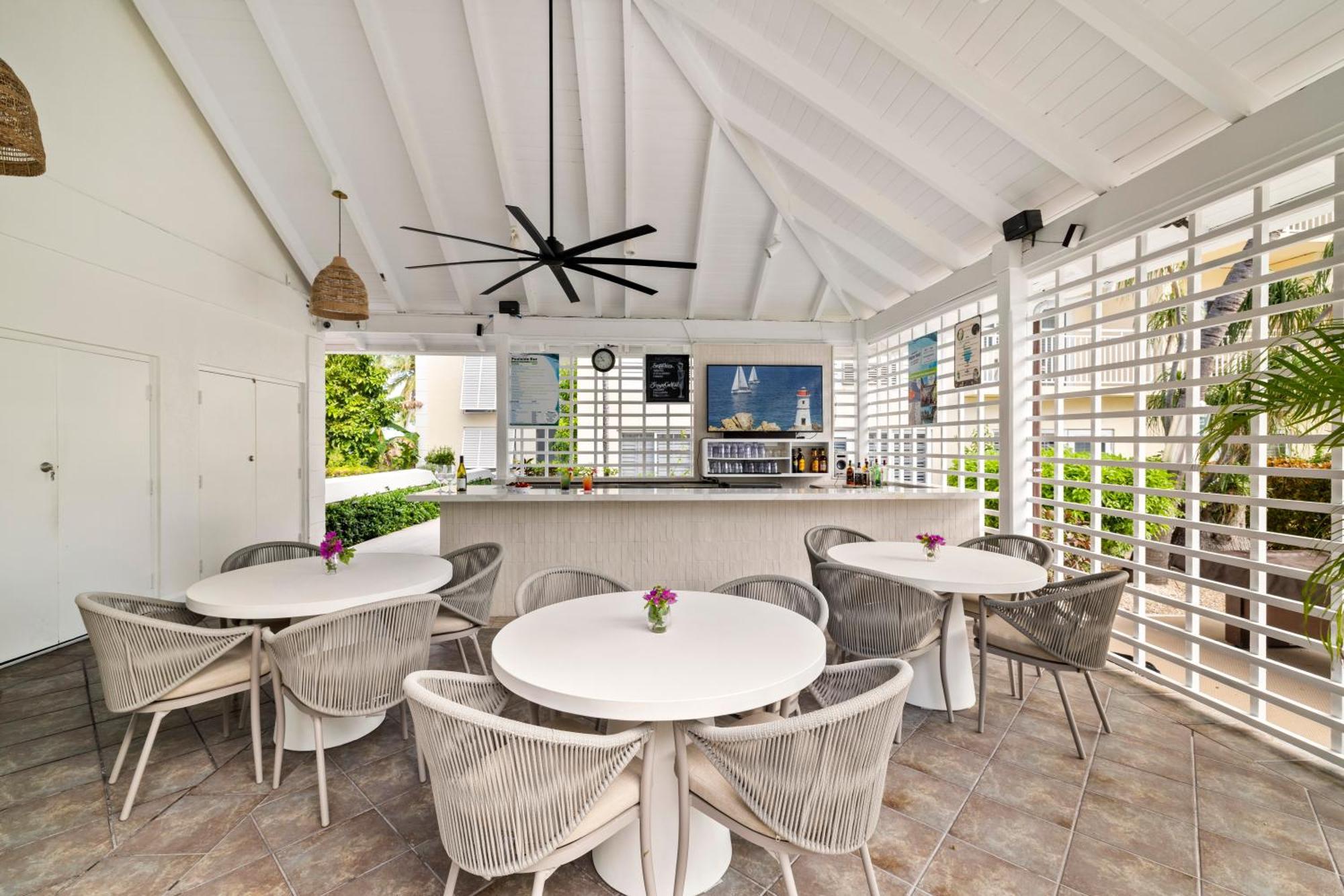 Ports Of Call Resort Grace Bay Exterior foto